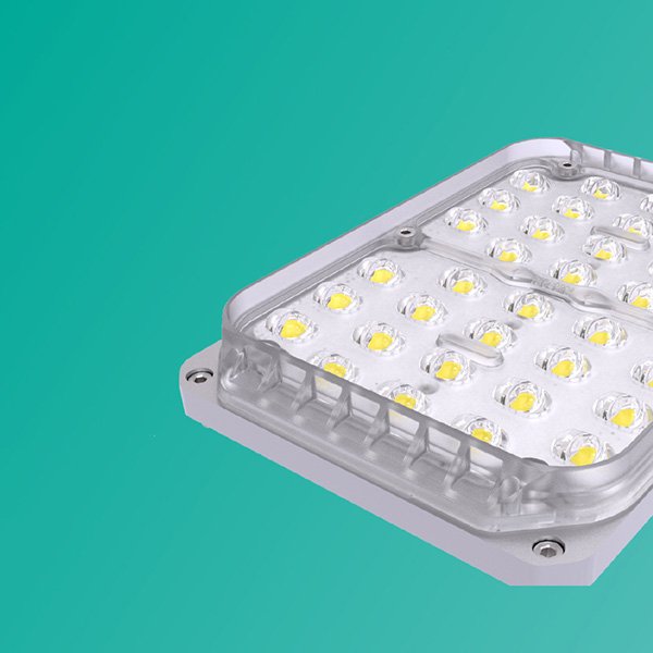 Commercial solar street light features